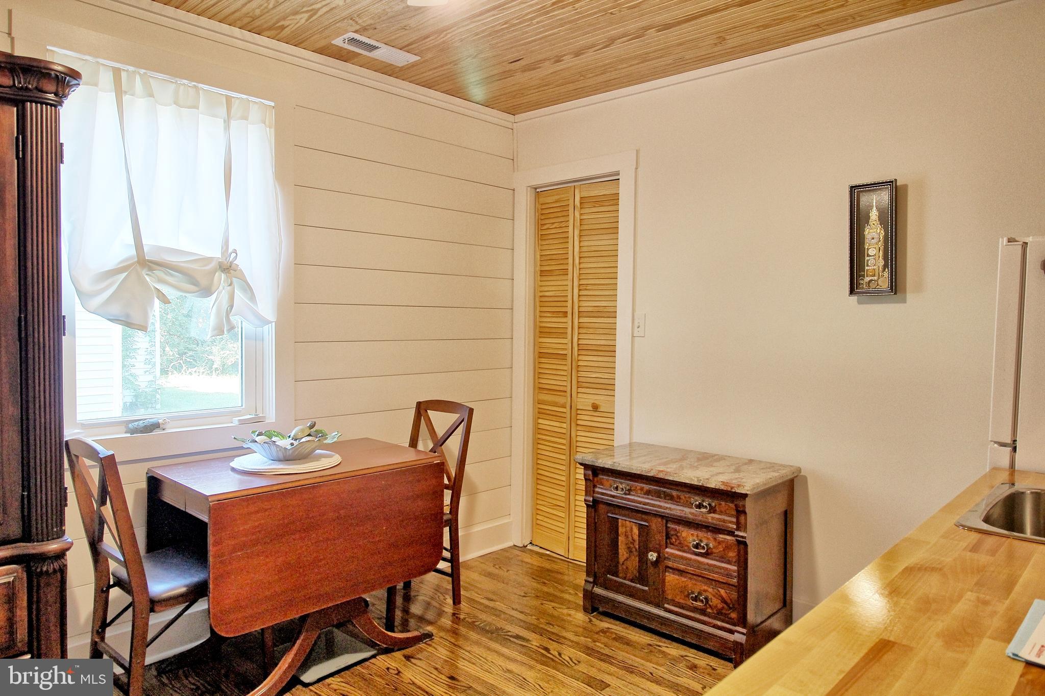 215 Locust Ave