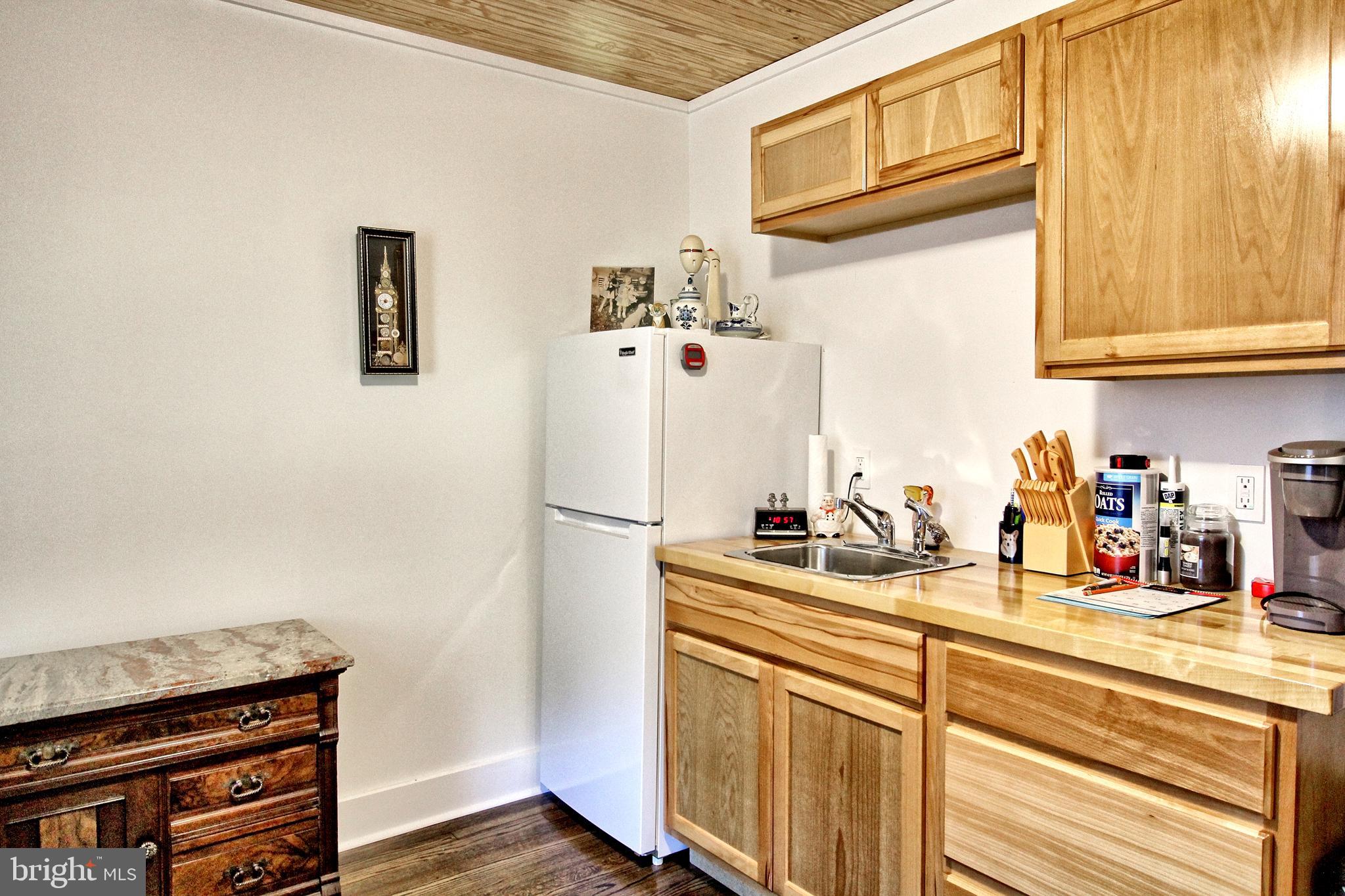215 Locust Ave