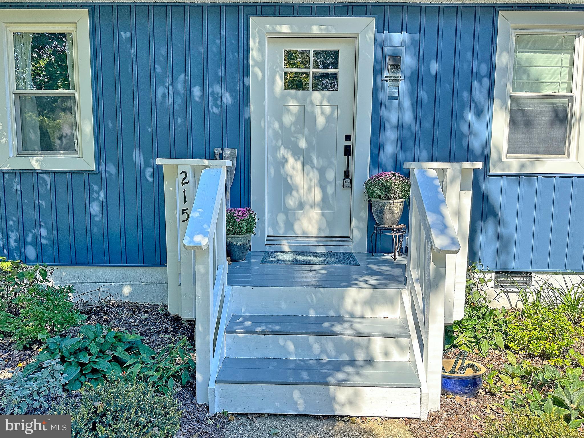 215 Locust Ave
