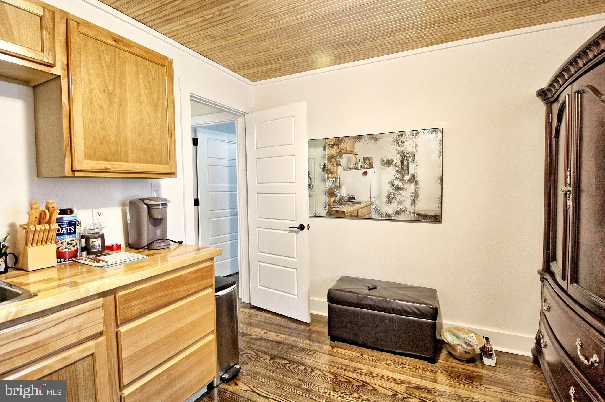 215 Locust Ave
