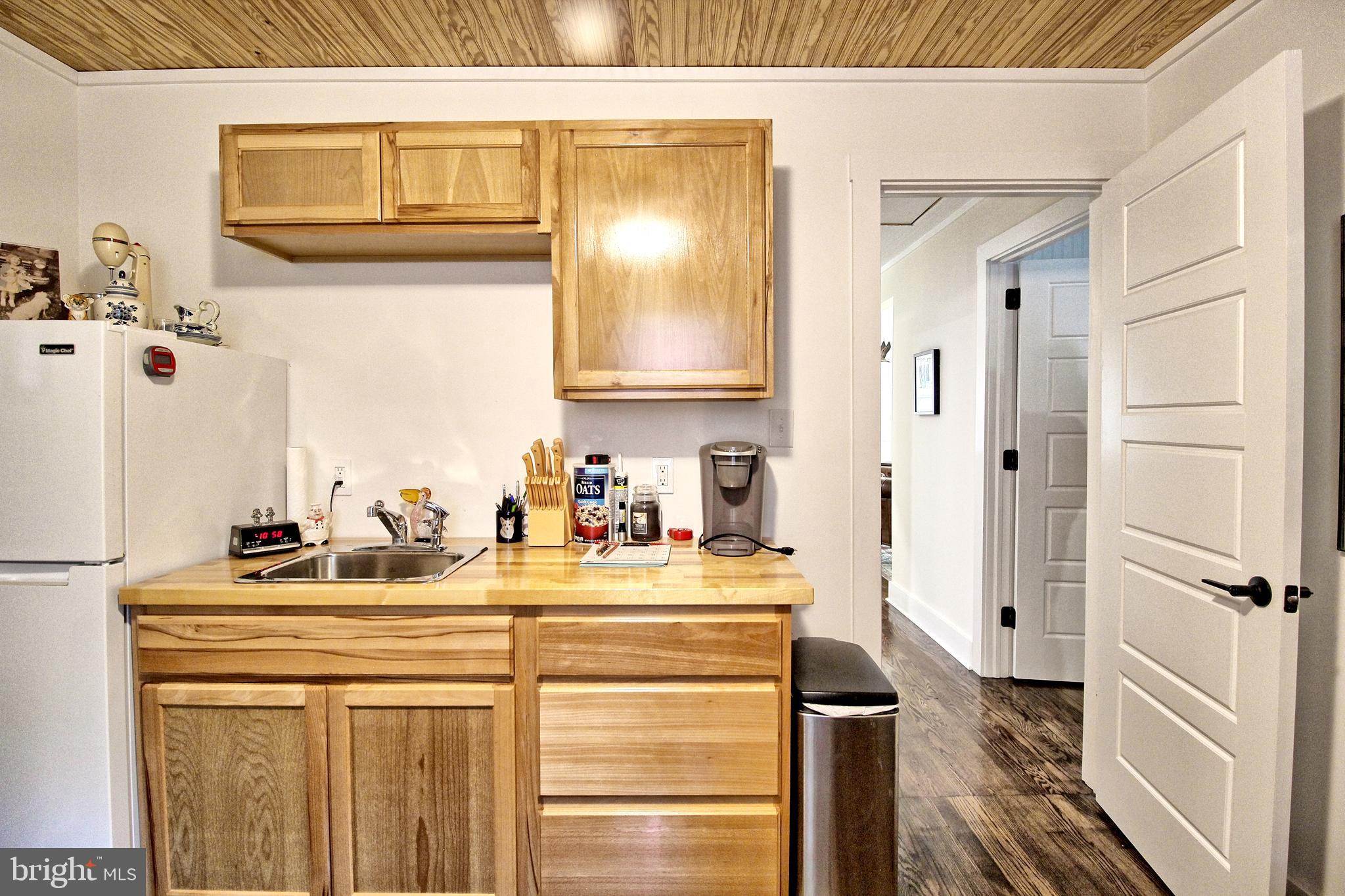 215 Locust Ave