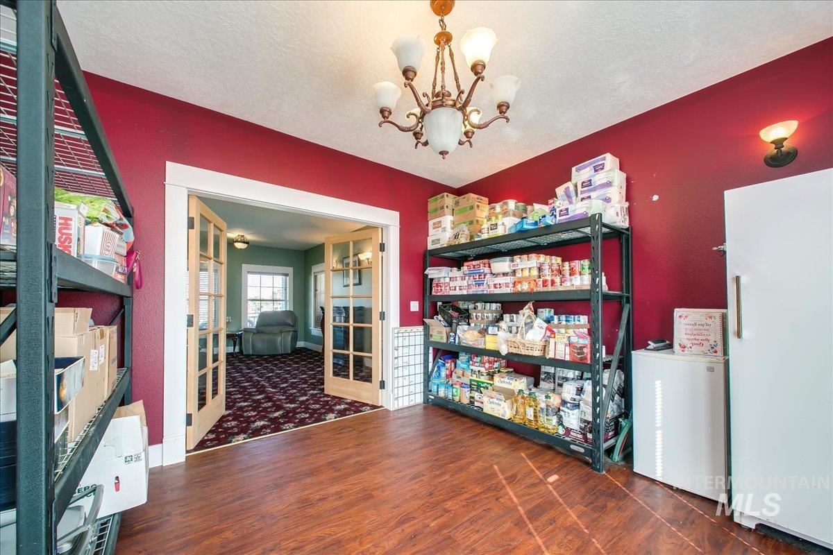 3310 Kings Lane