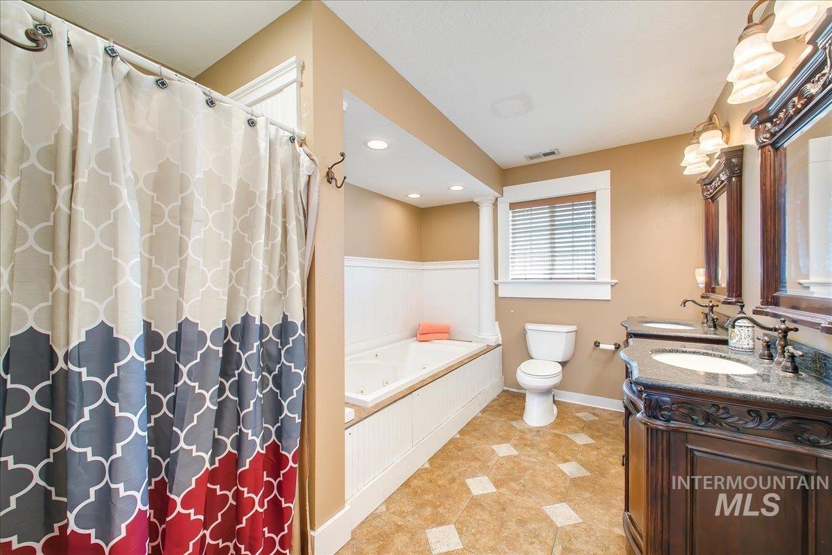 3310 Kings Lane
