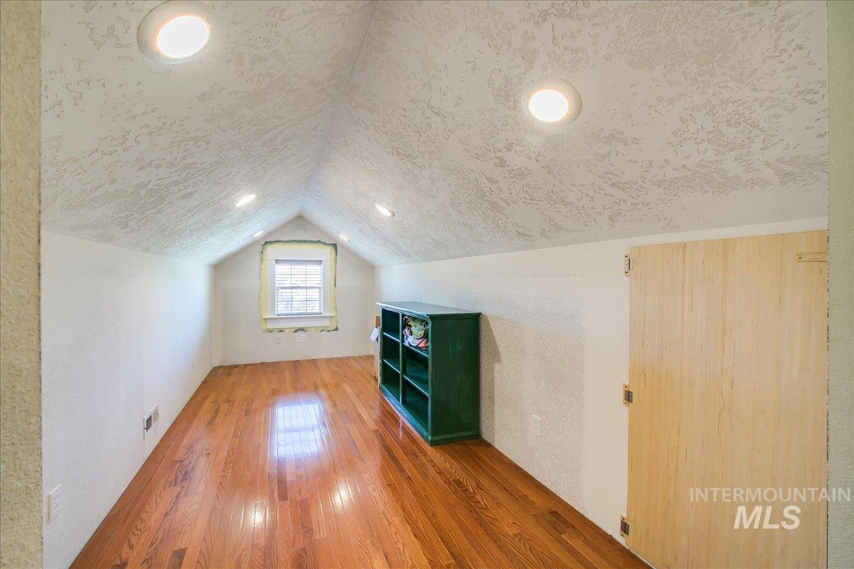 3310 Kings Lane