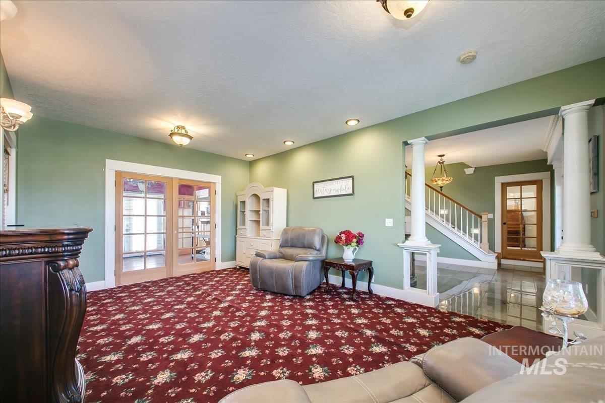 3310 Kings Lane