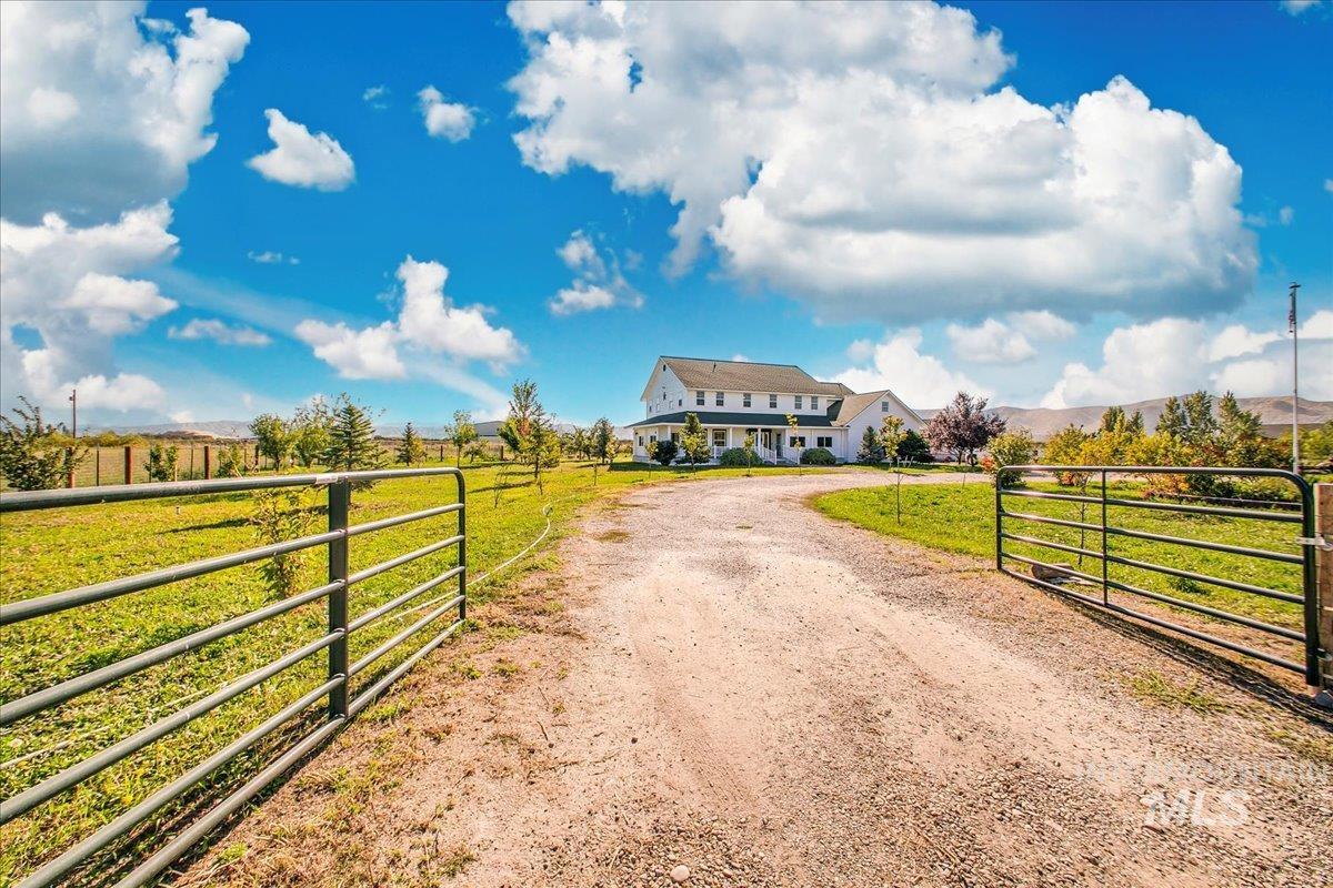 3310 Kings Lane