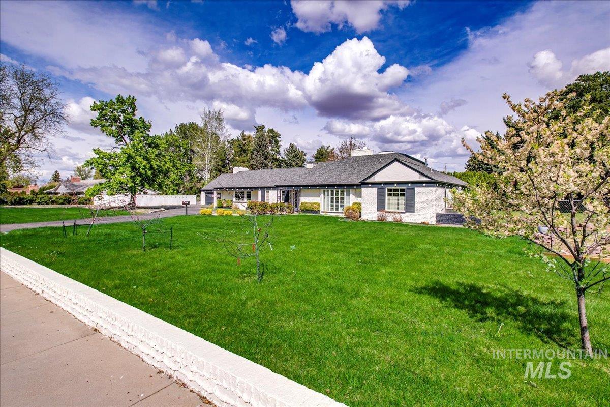 2013 S 10th Ave