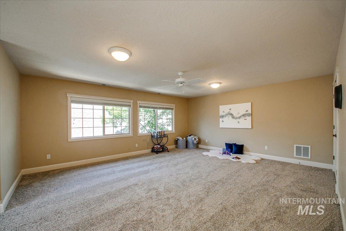 124 W Stone Path Ln