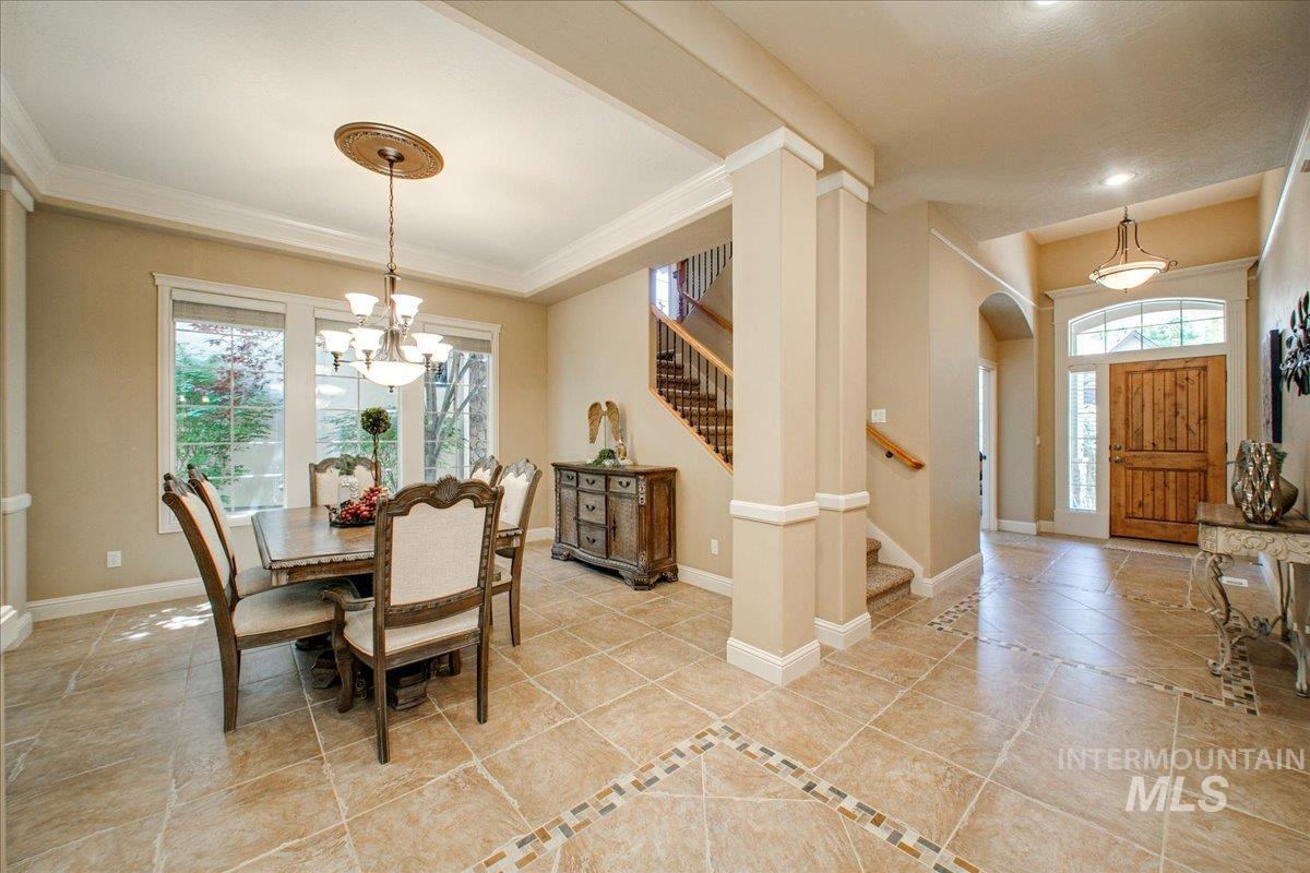 124 W Stone Path Ln