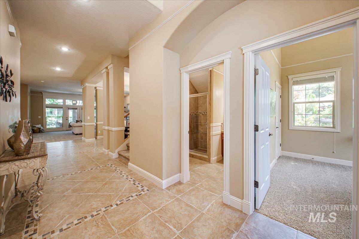 124 W Stone Path Ln