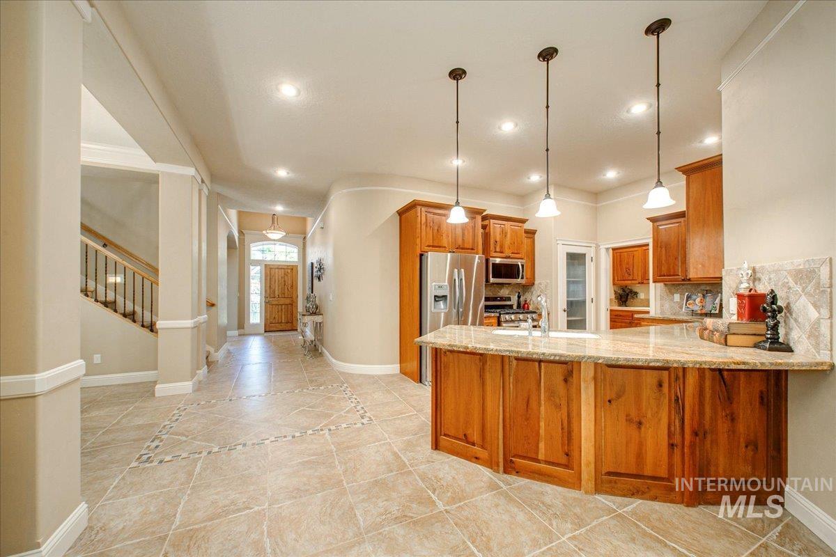124 W Stone Path Ln