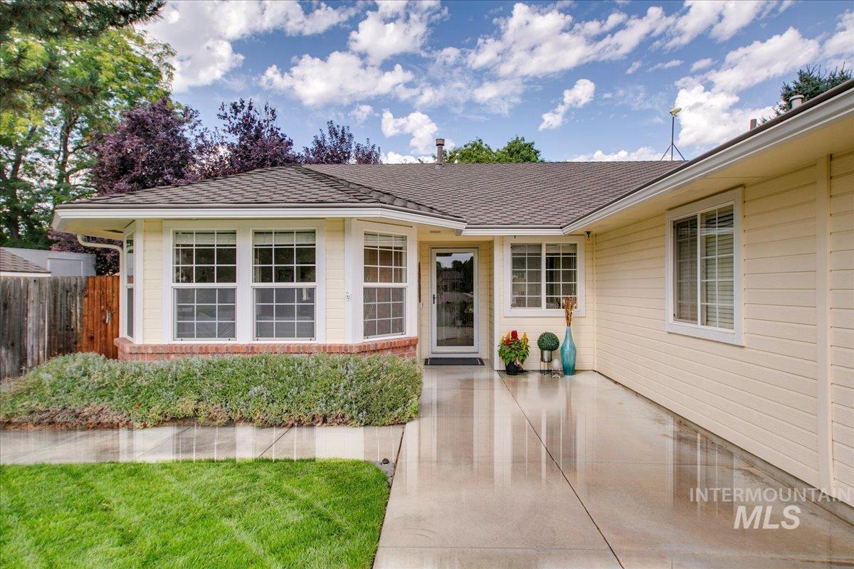 1125 N Lopez Ave