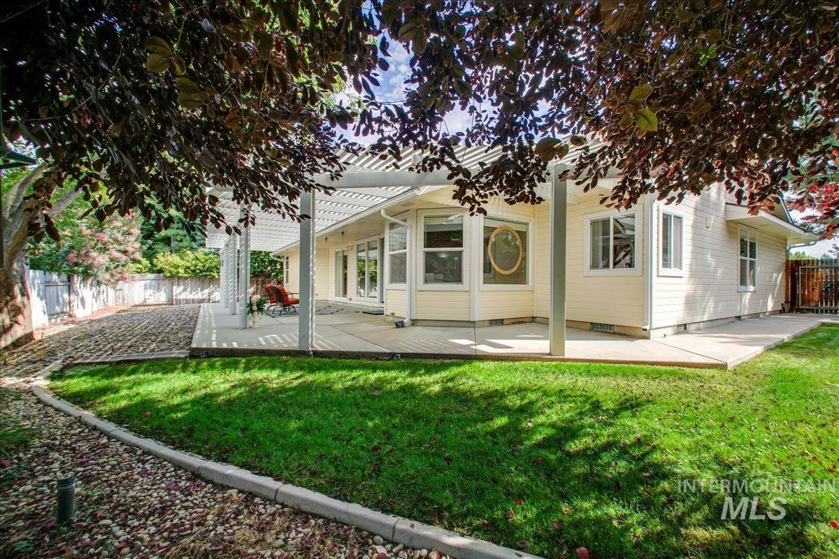 1125 N Lopez Ave