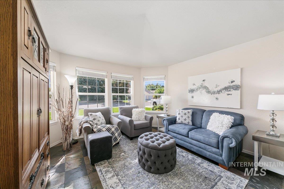 1125 N Lopez Ave
