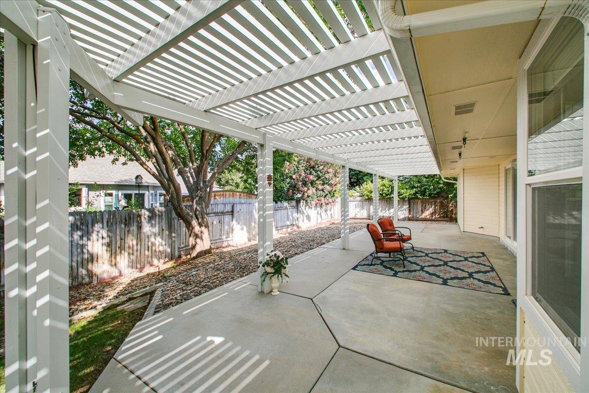 1125 N Lopez Ave