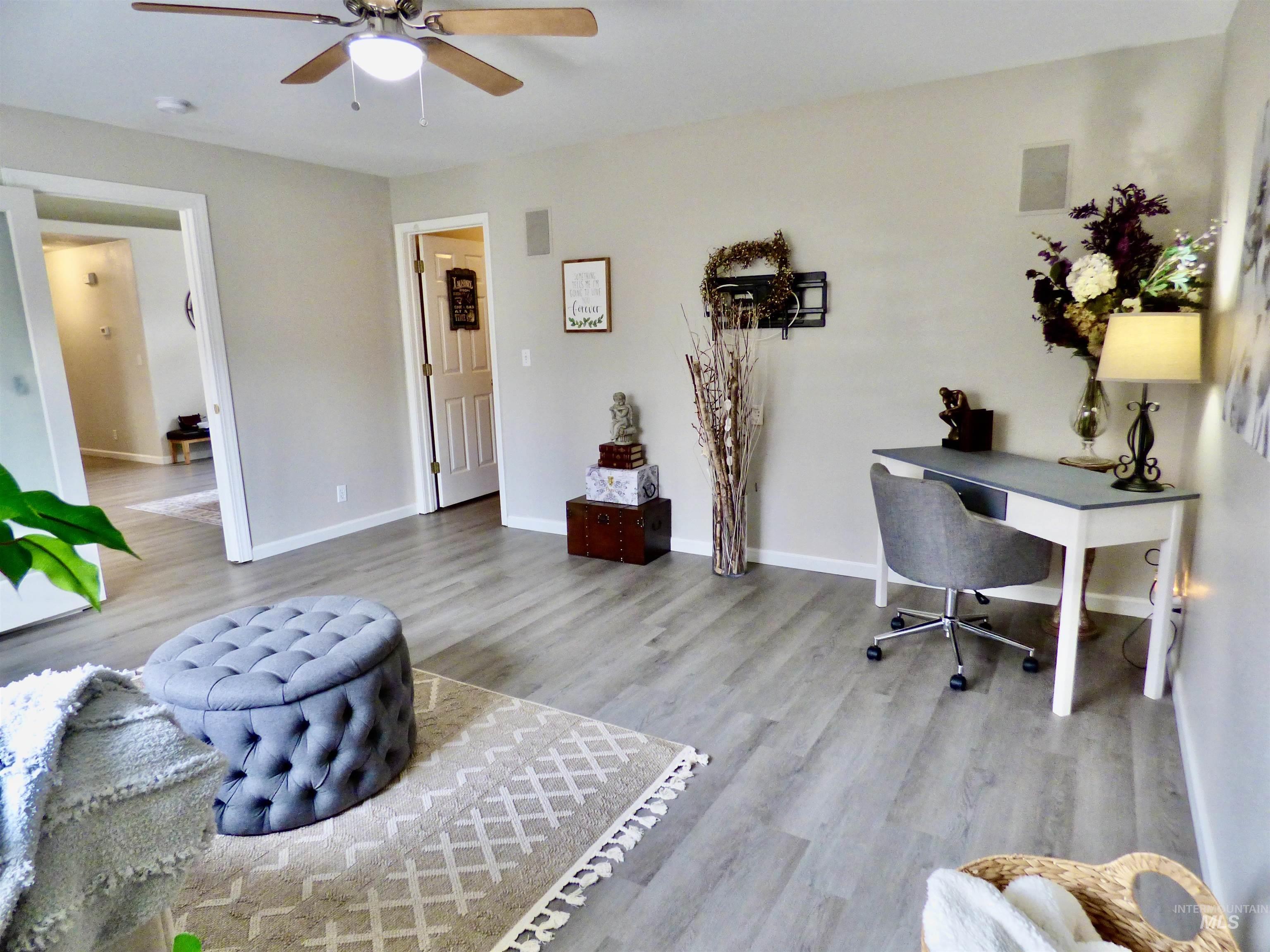 1291 N Clara