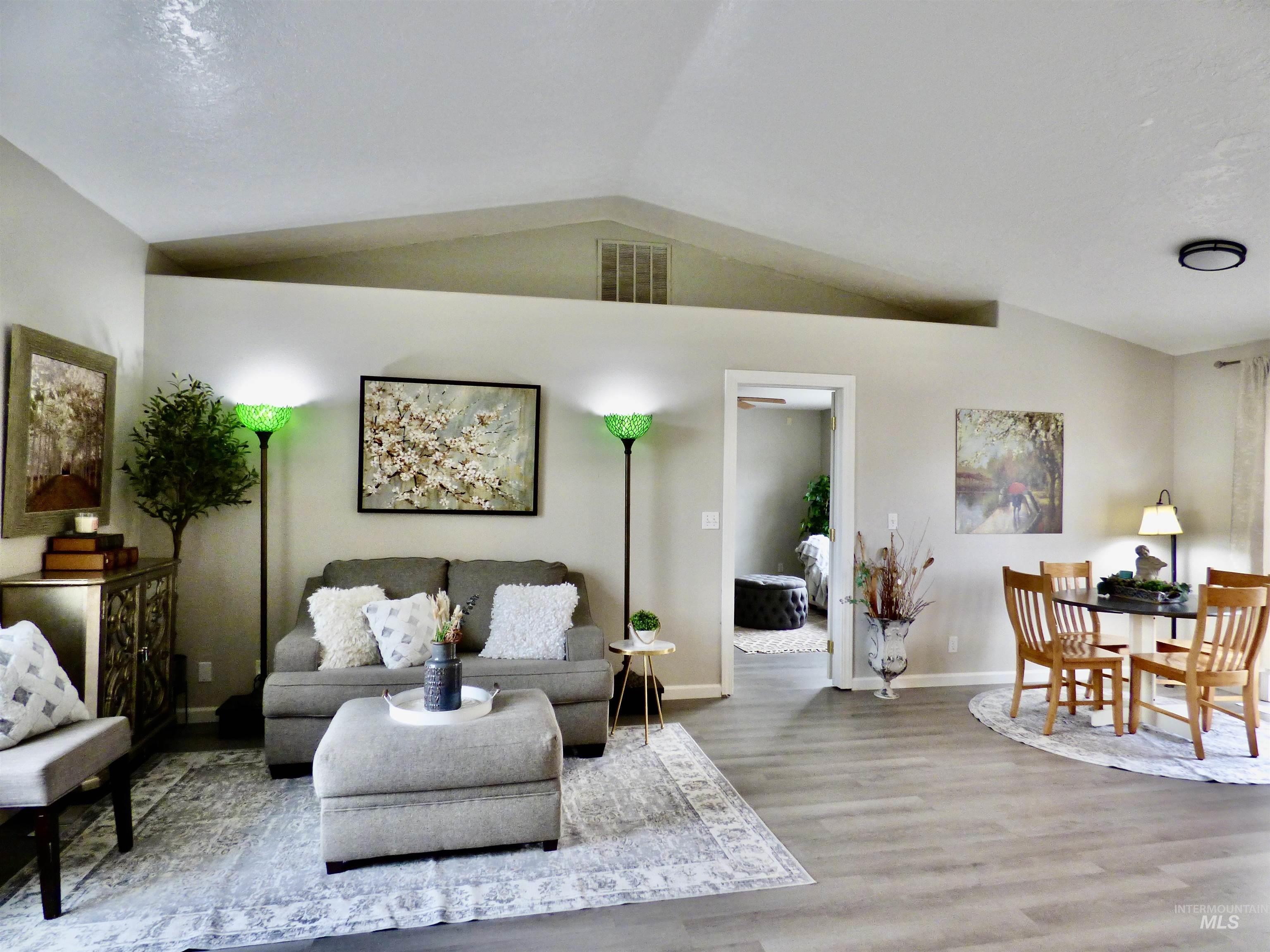 1291 N Clara