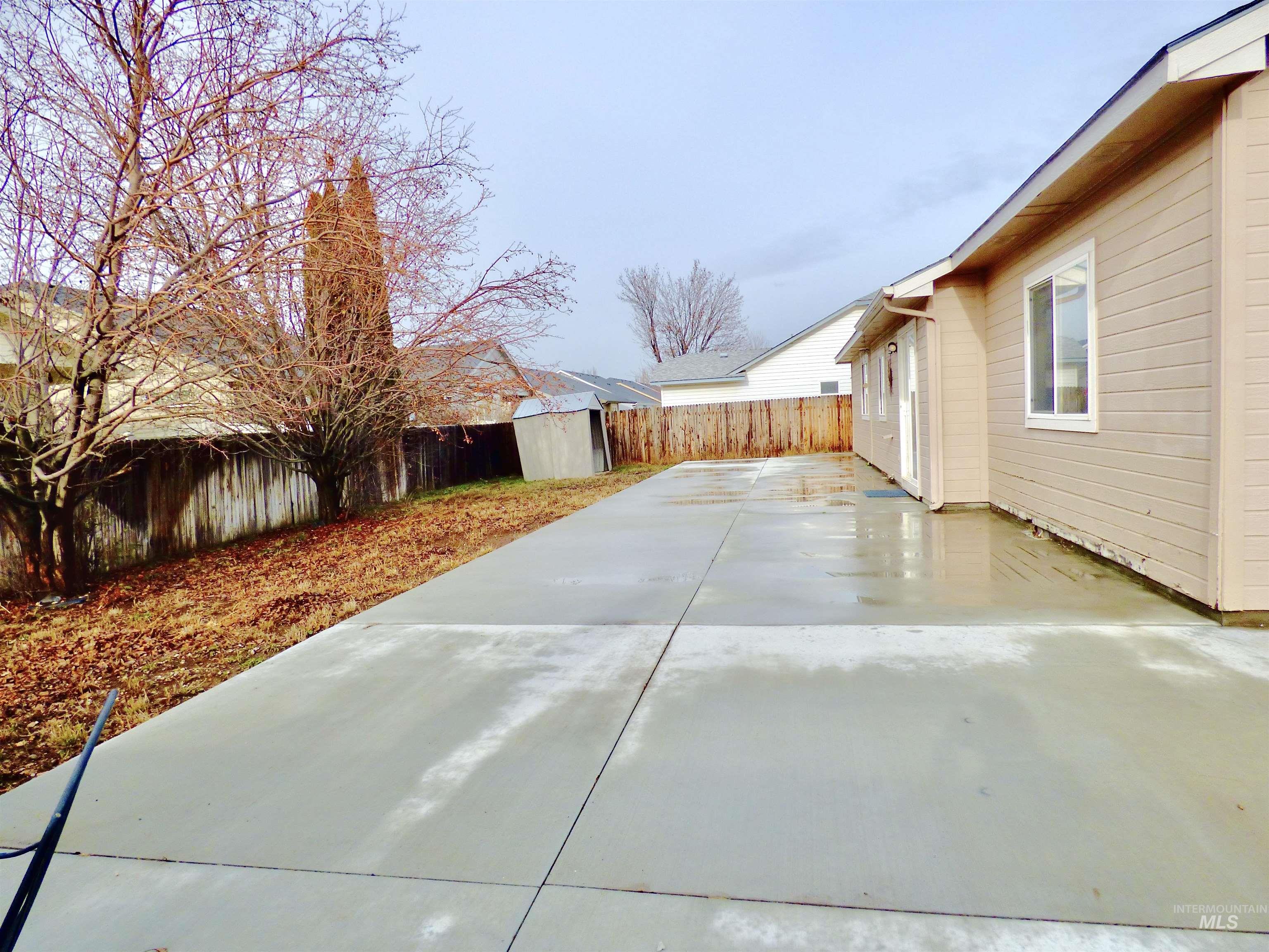 1291 N Clara