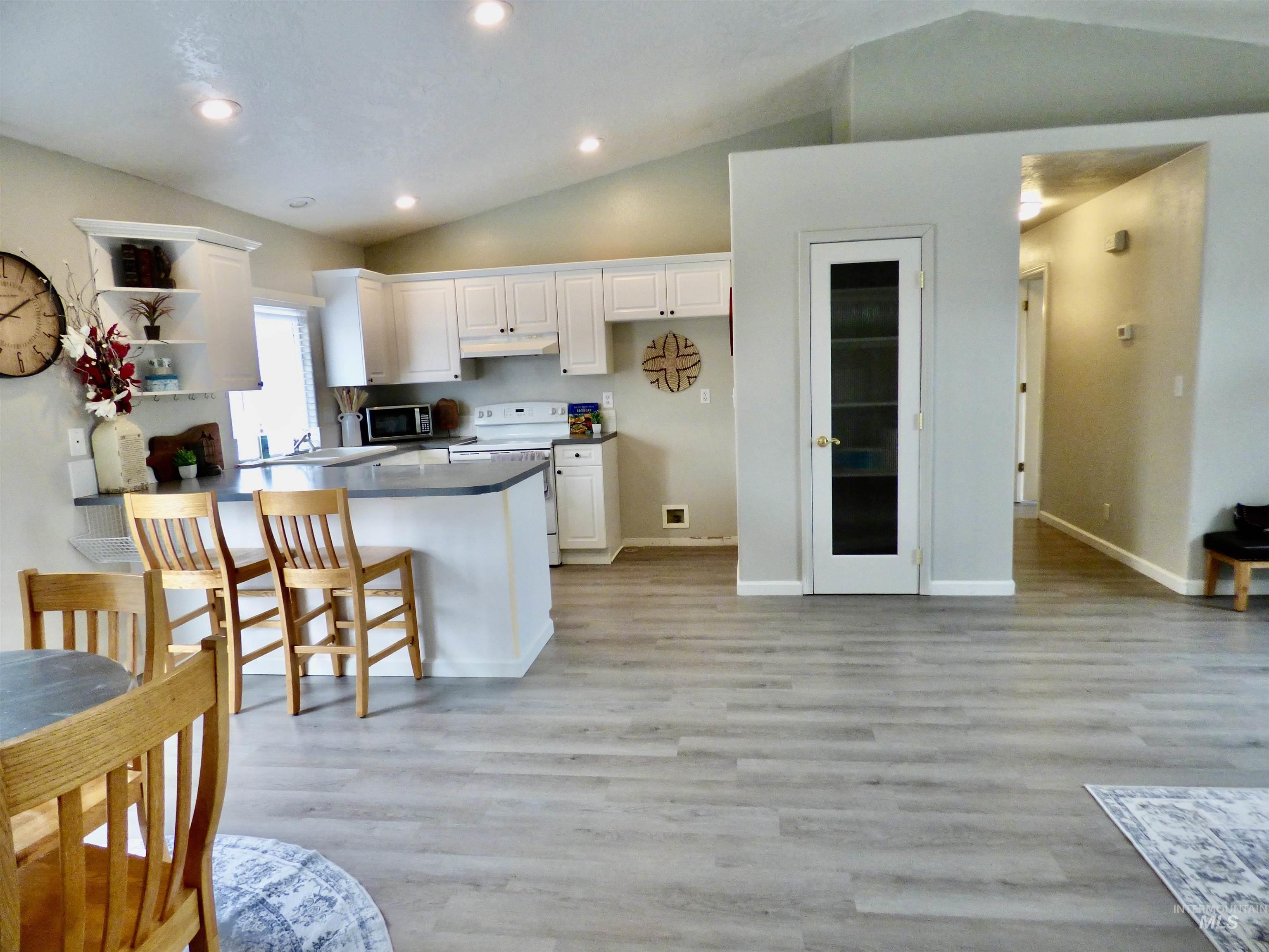 1291 N Clara