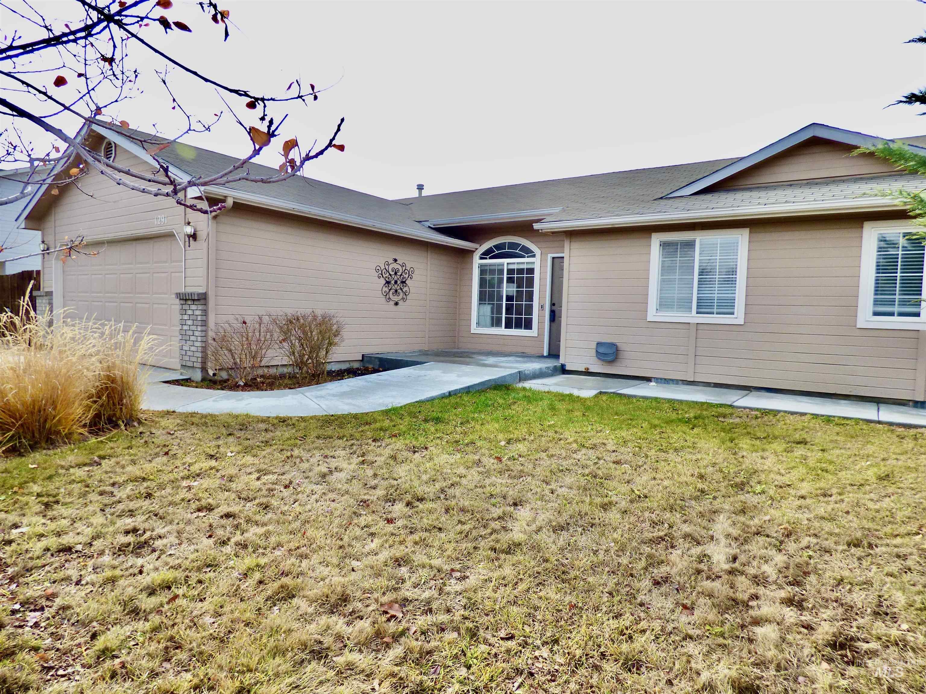 1291 N Clara