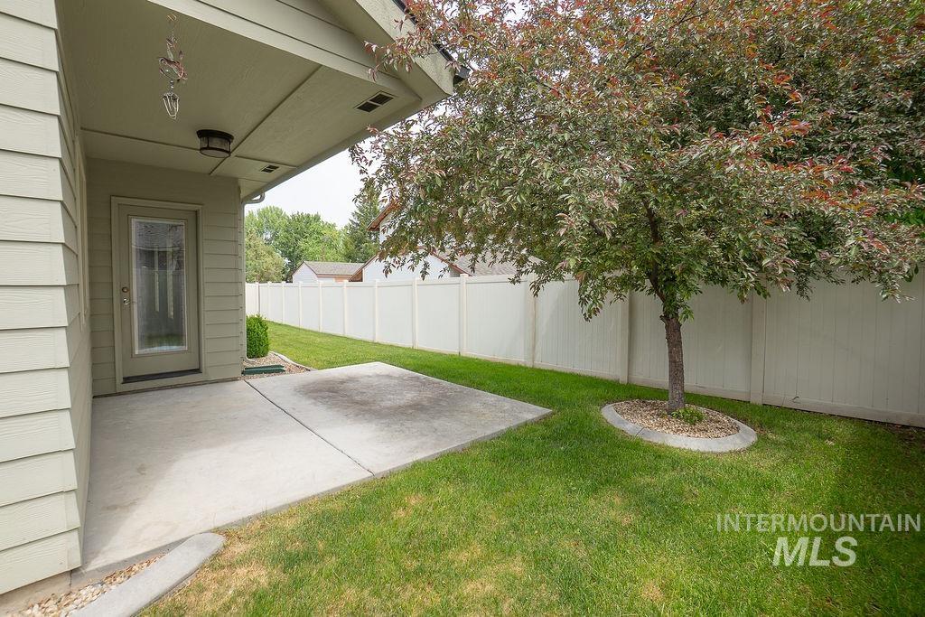 7053 W Butte Lane