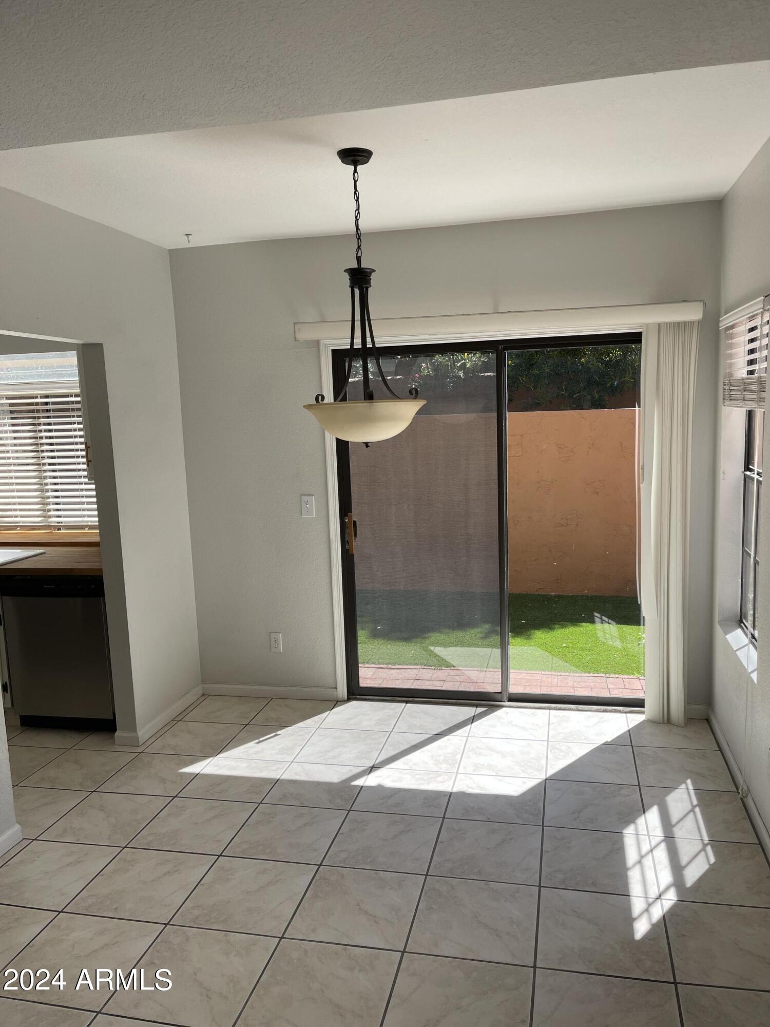5640 E BELL Road, 1019