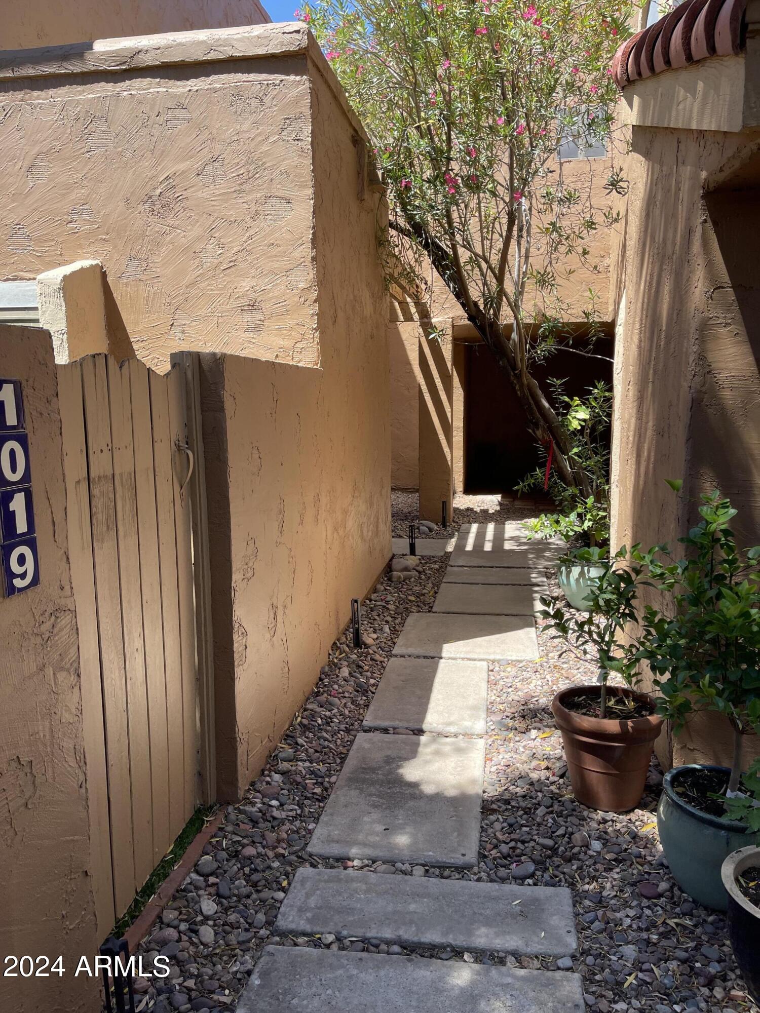5640 E BELL Road, 1019