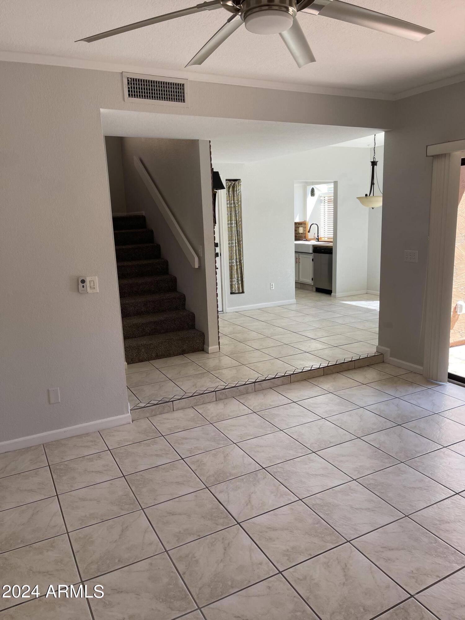 5640 E BELL Road, 1019