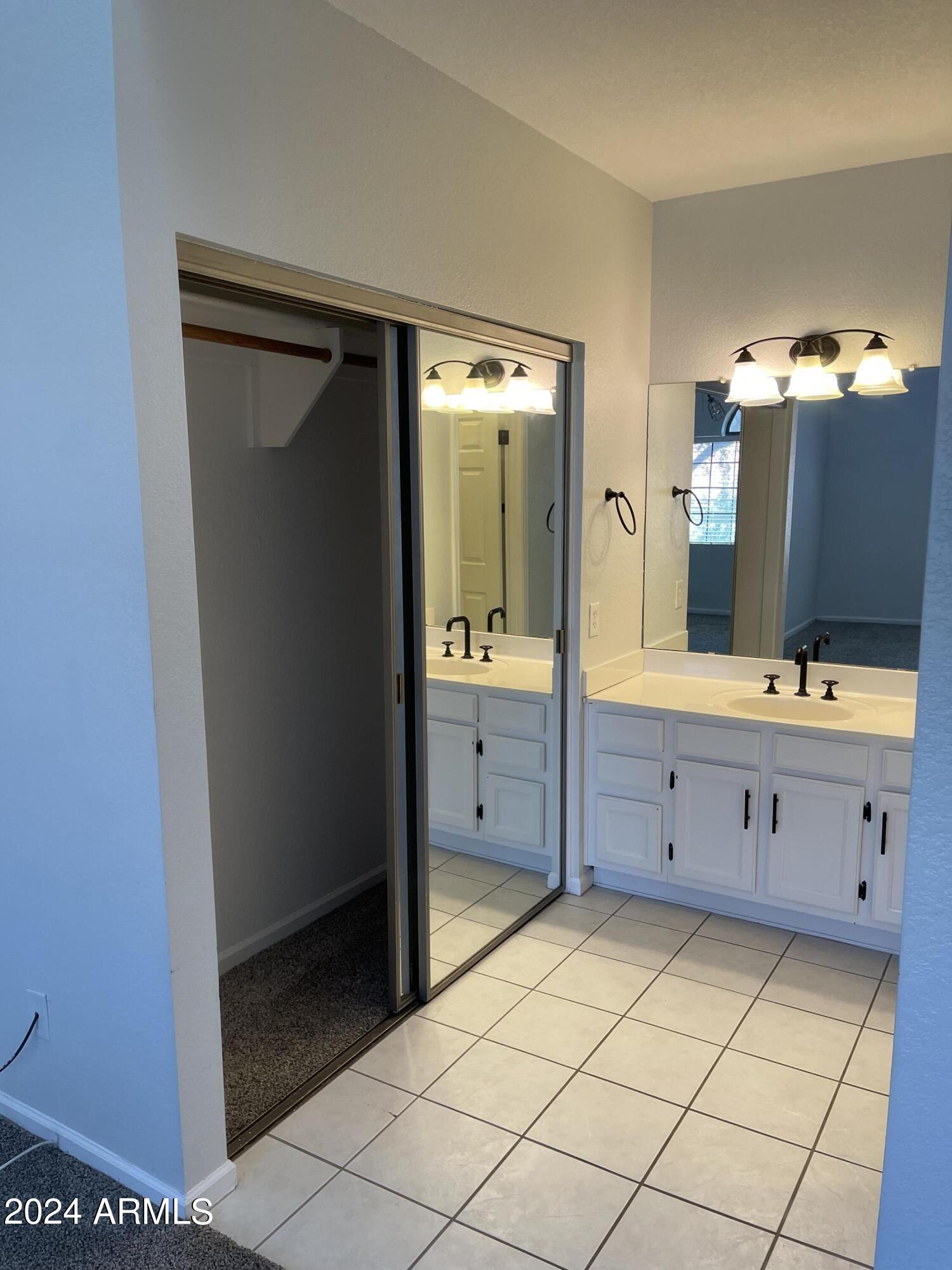 5640 E BELL Road, 1019