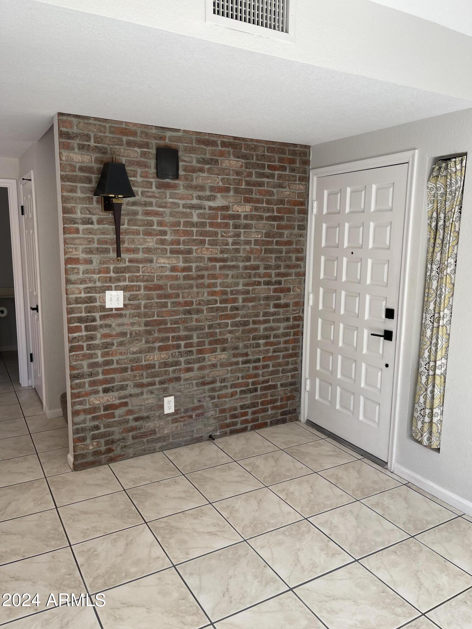 5640 E BELL Road, 1019