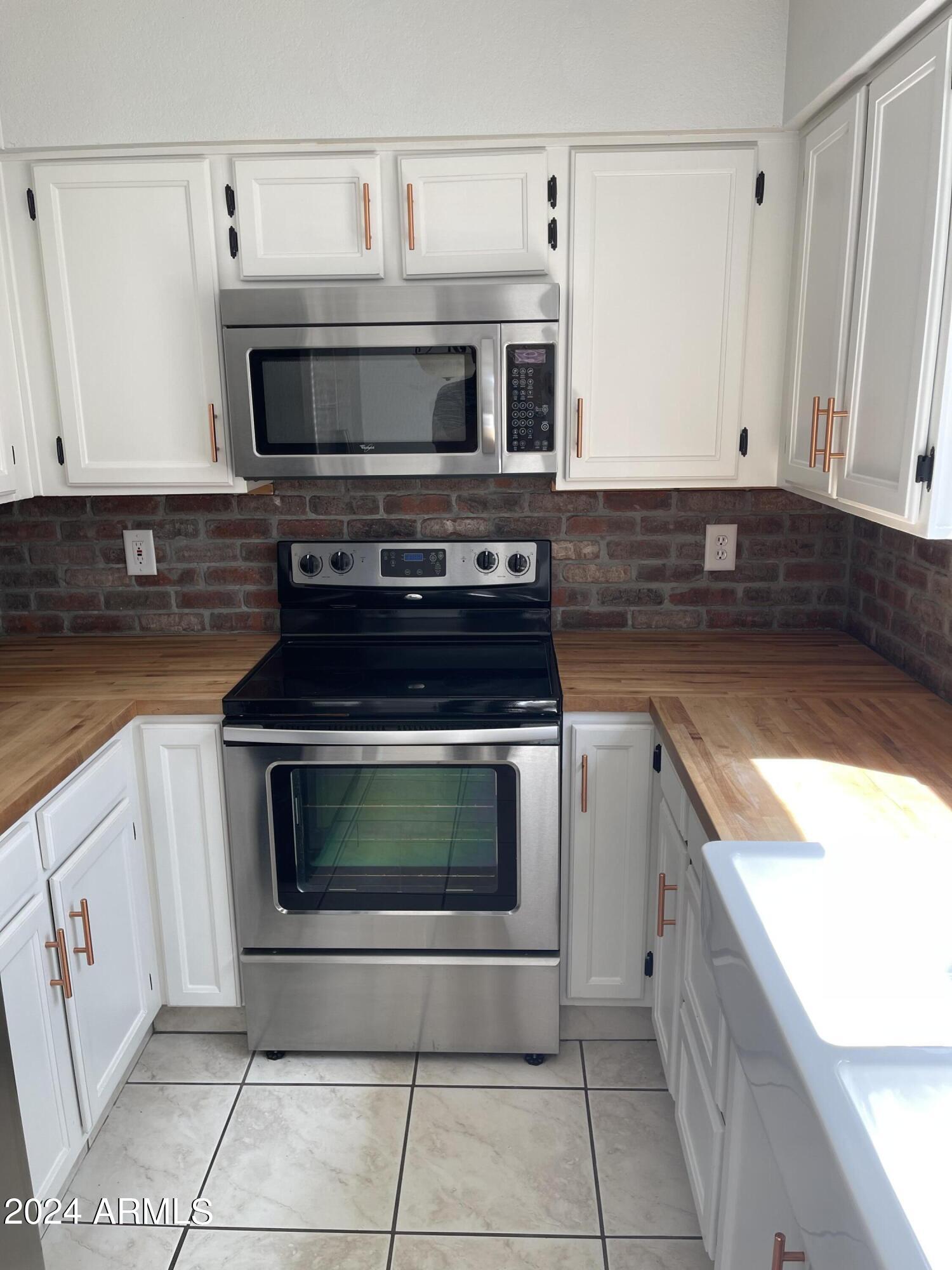 5640 E BELL Road, 1019