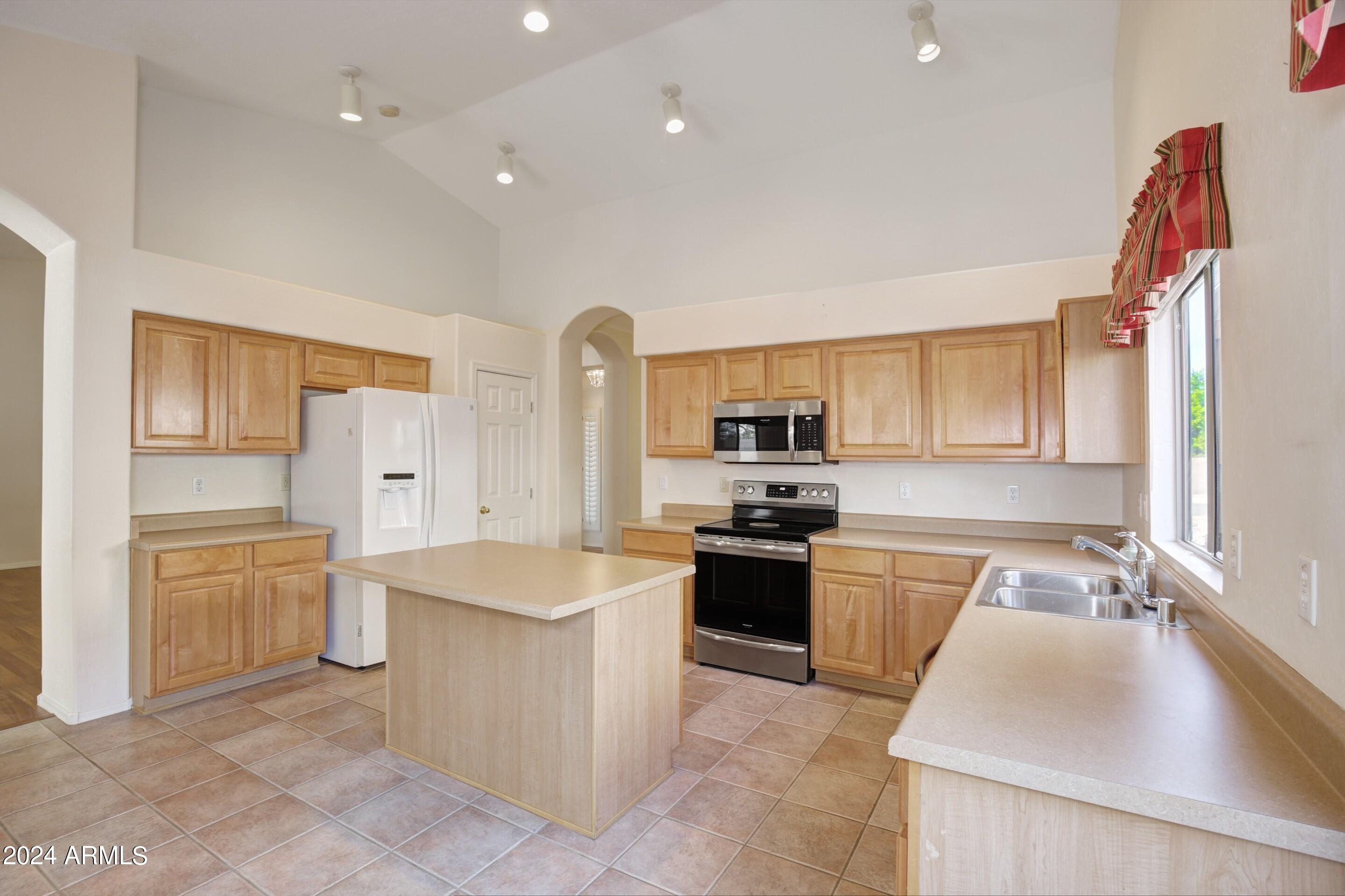20015 N 40TH Drive