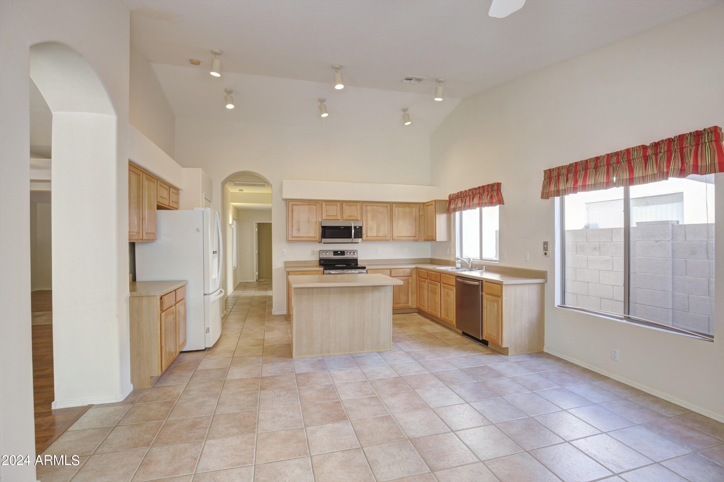 20015 N 40TH Drive