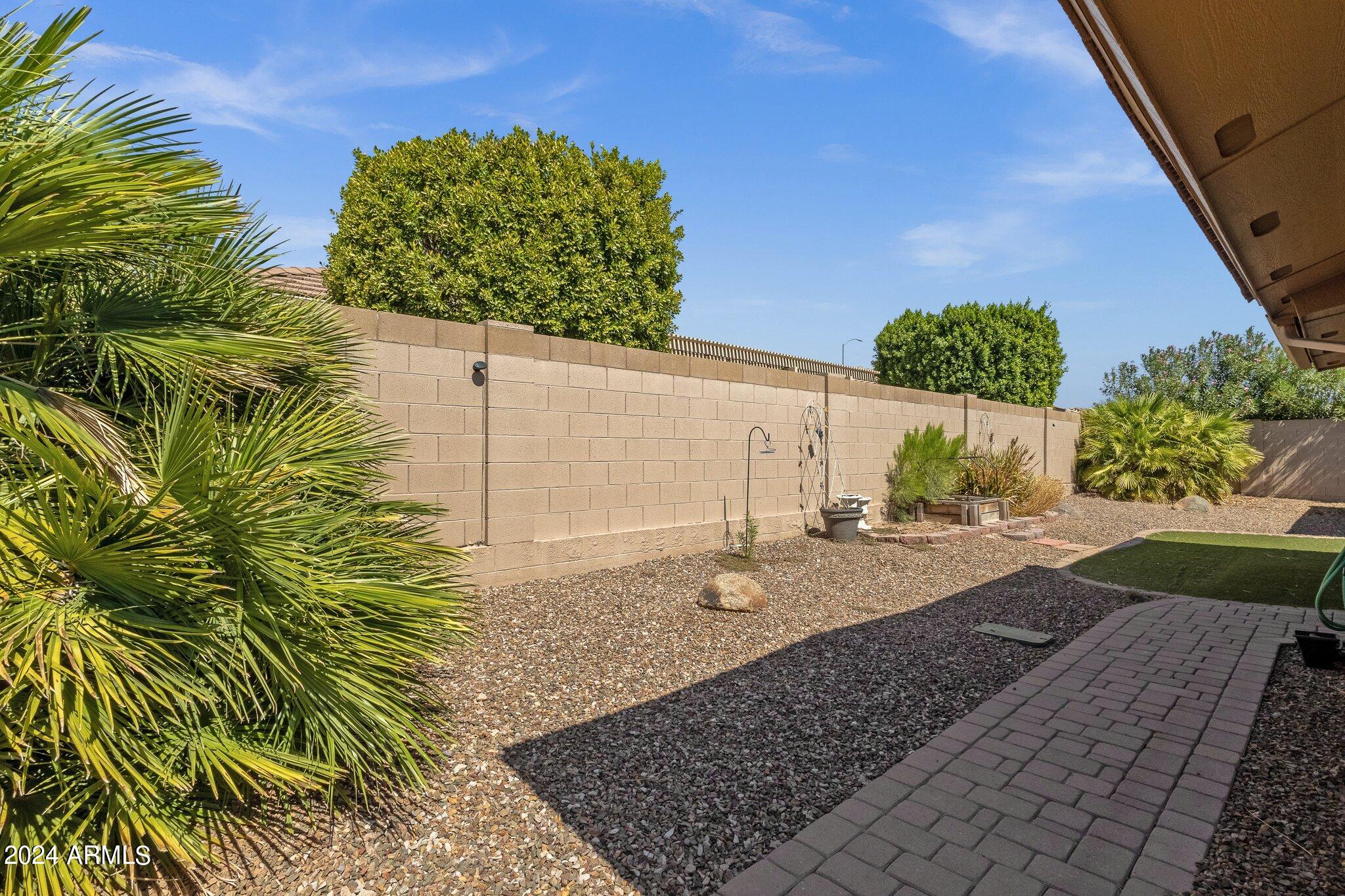 10910 E ORO Avenue