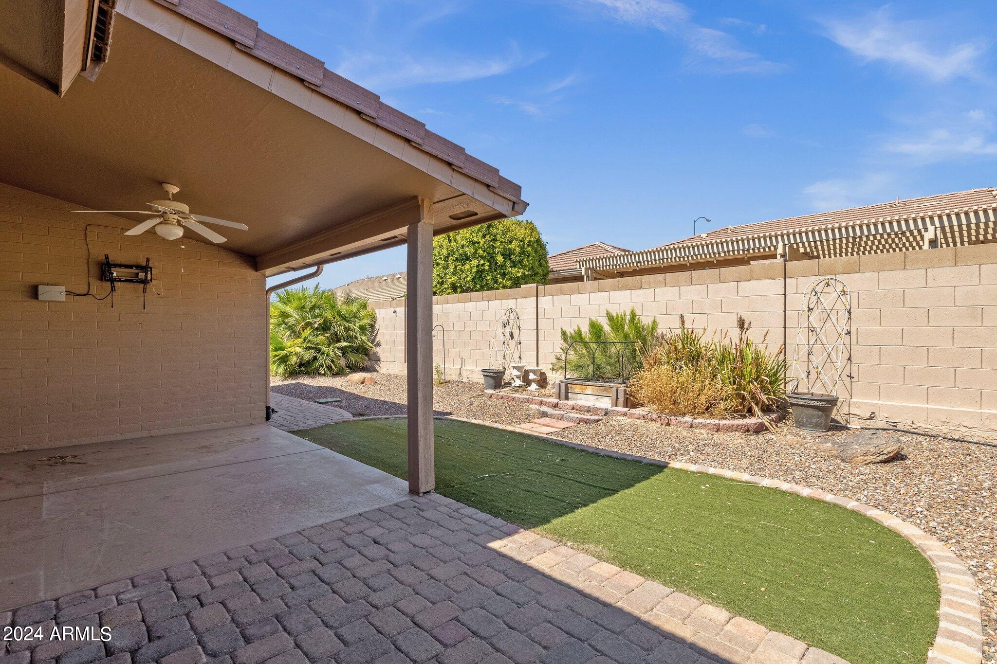 10910 E ORO Avenue