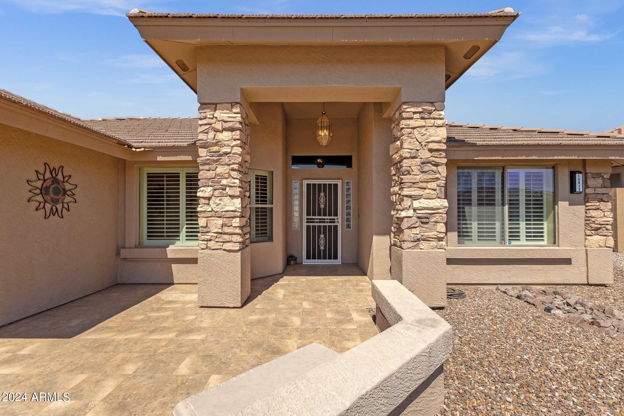 10910 E ORO Avenue