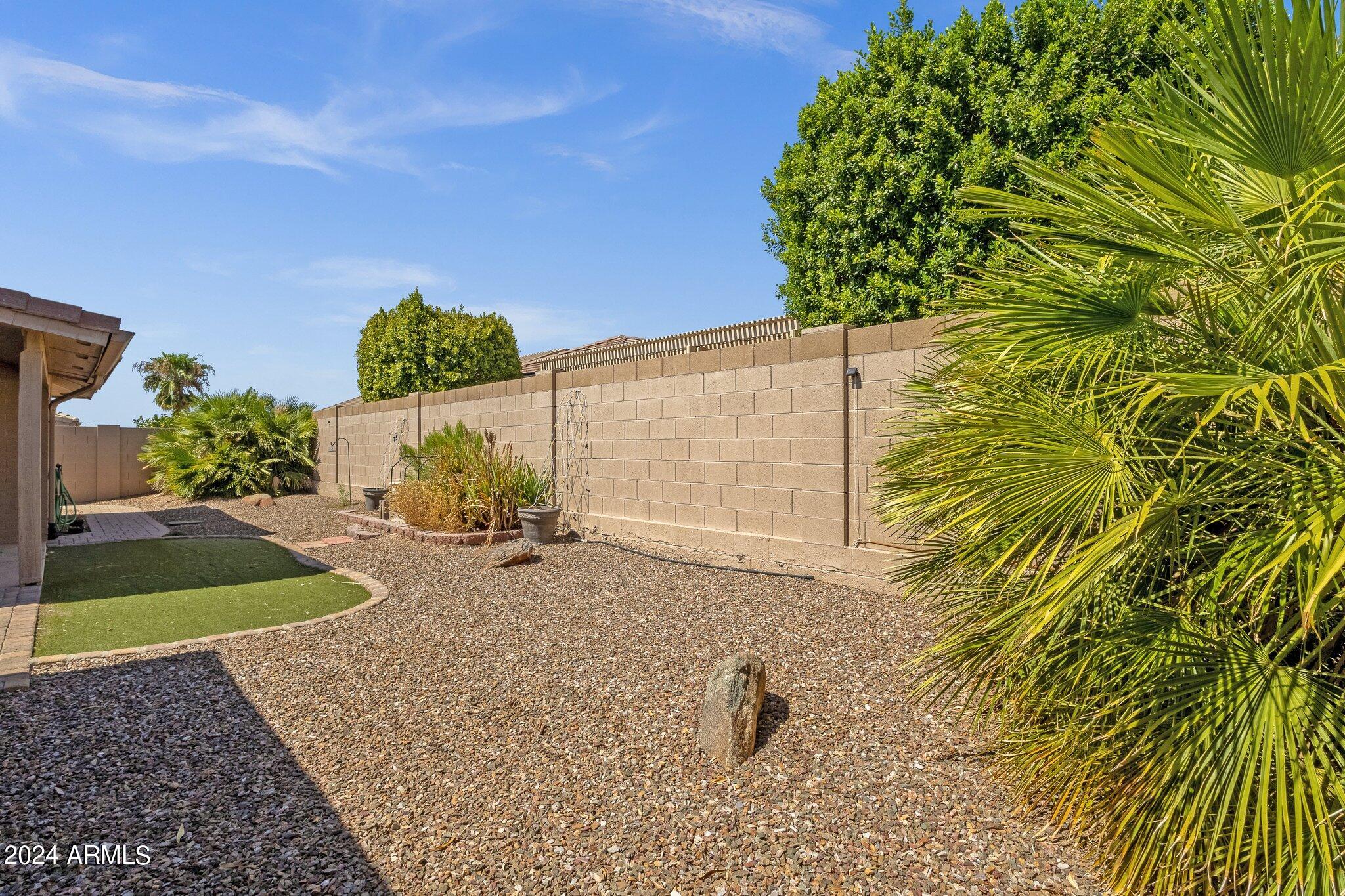10910 E ORO Avenue