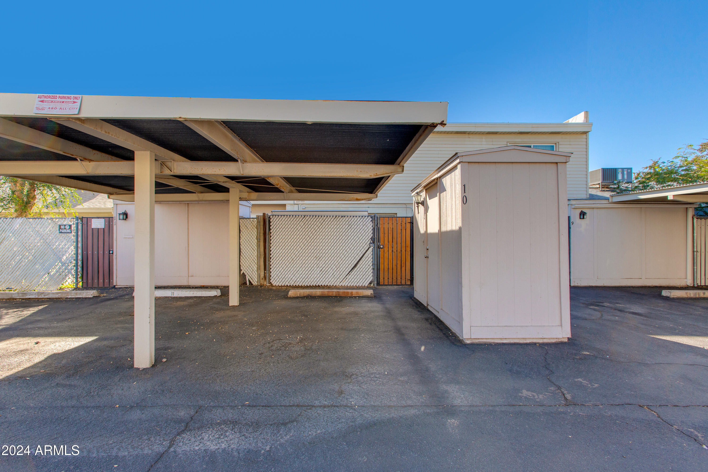 225 N STANDAGE, 10