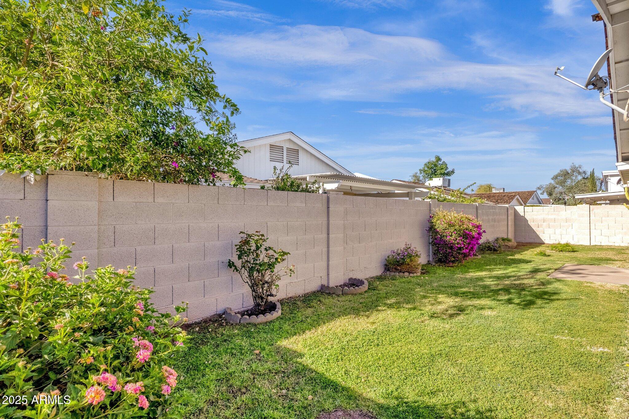 129 E CAMPO BELLO Drive