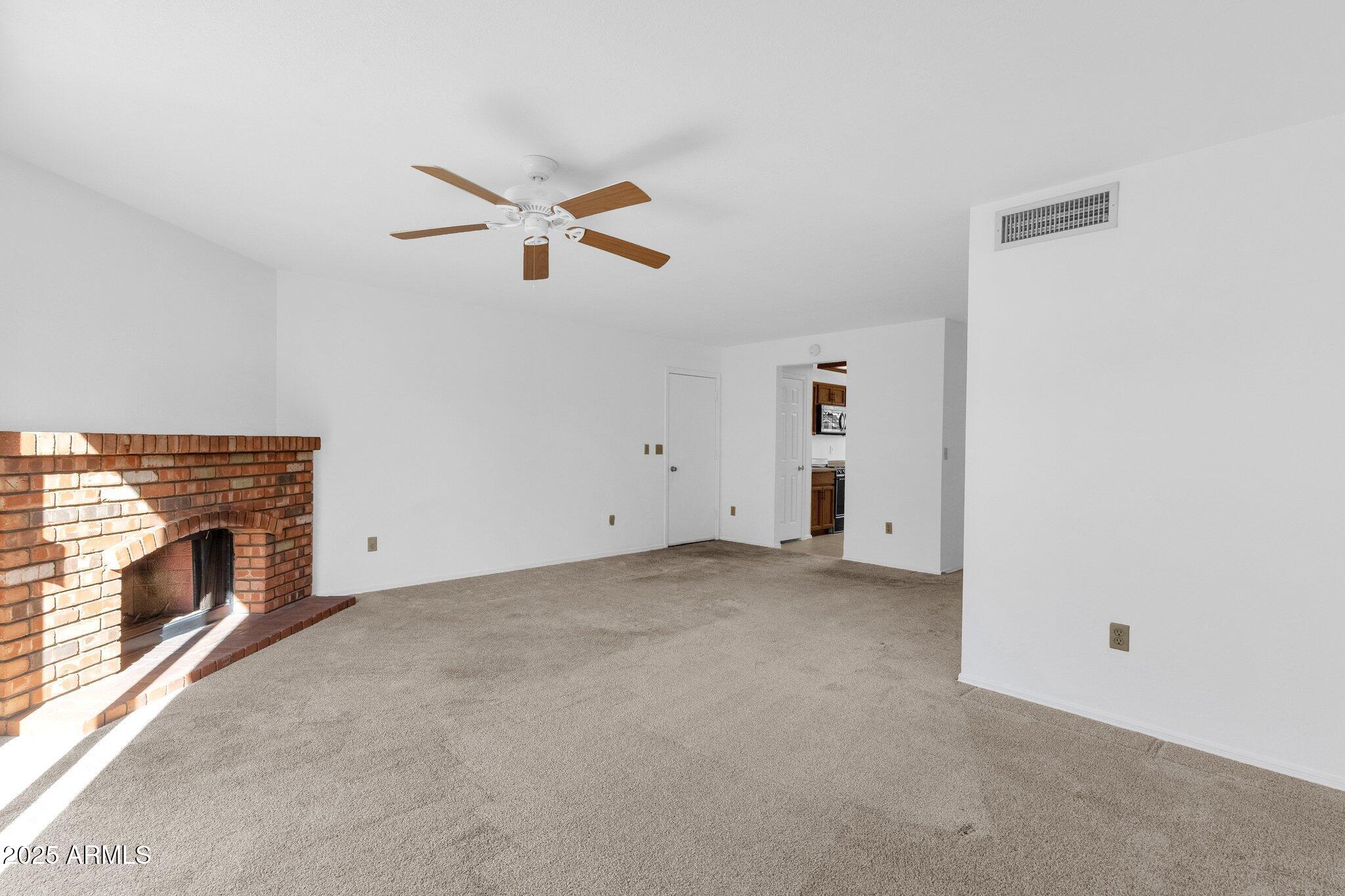 129 E CAMPO BELLO Drive