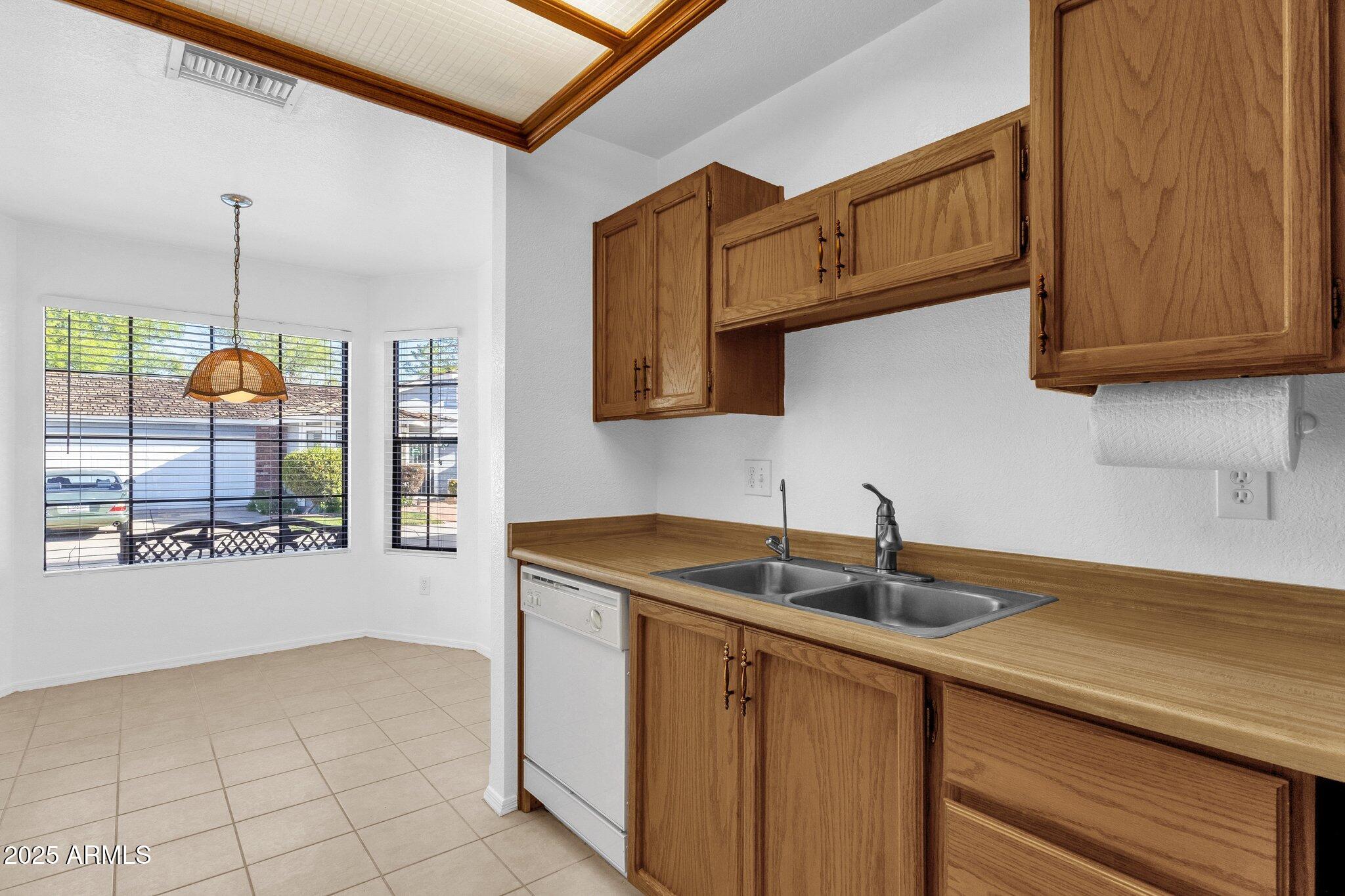 129 E CAMPO BELLO Drive