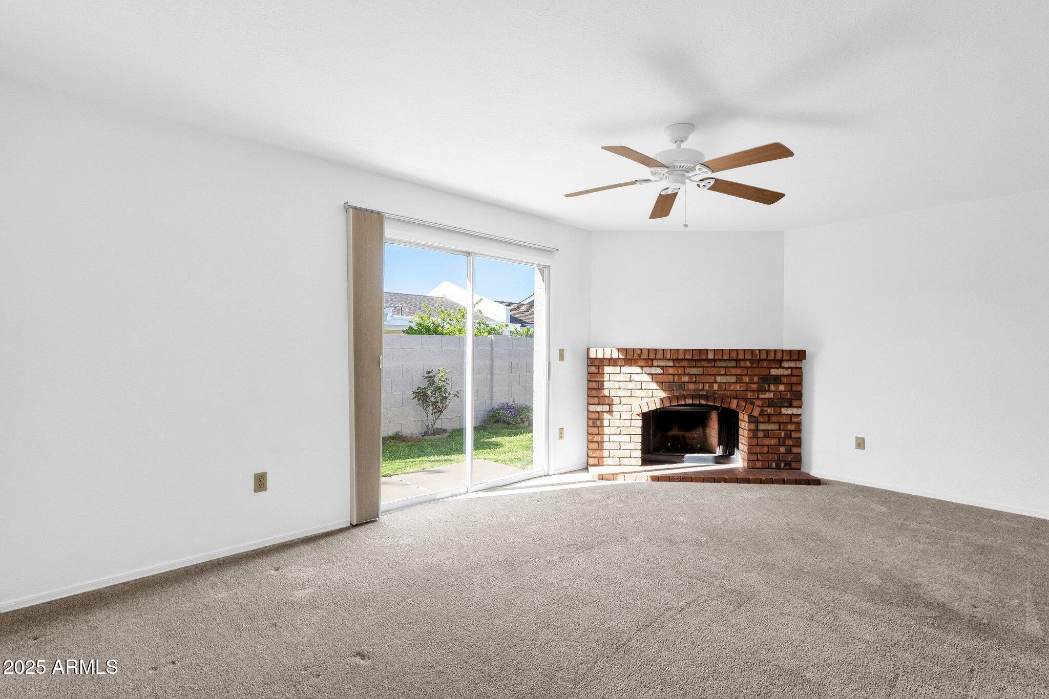129 E CAMPO BELLO Drive