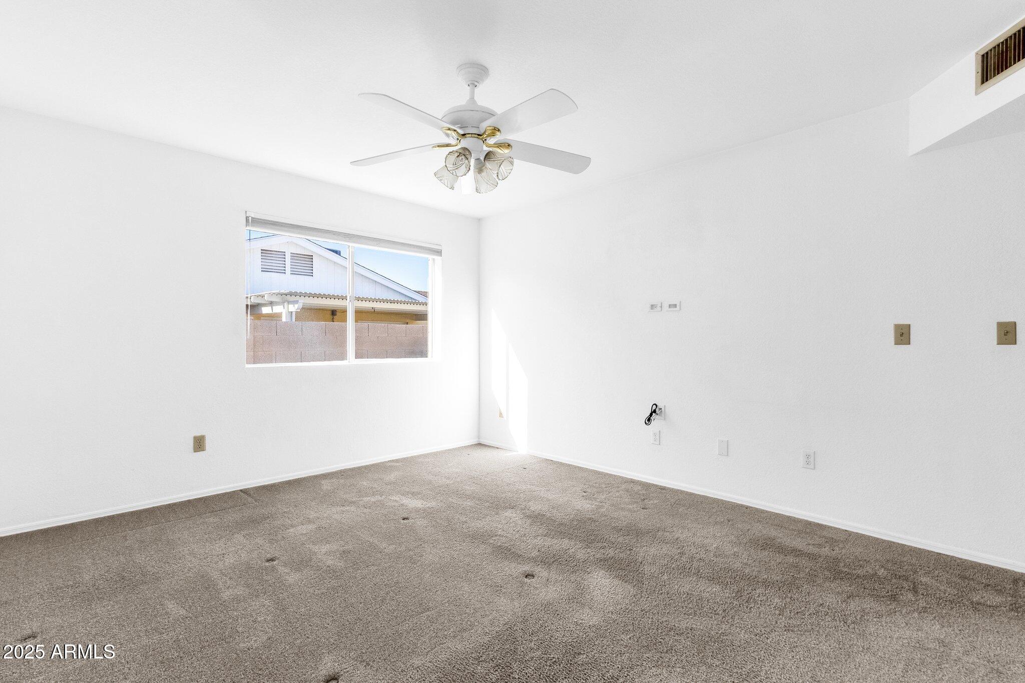 129 E CAMPO BELLO Drive