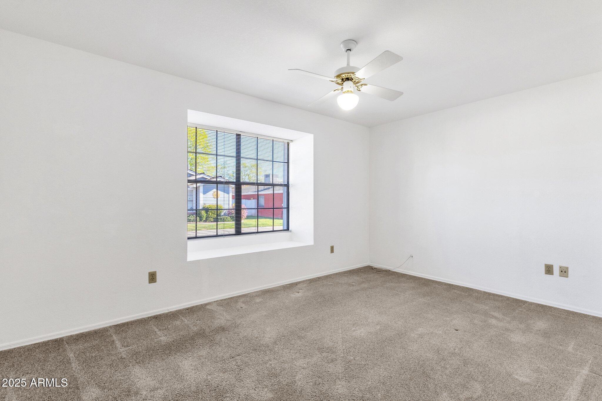 129 E CAMPO BELLO Drive