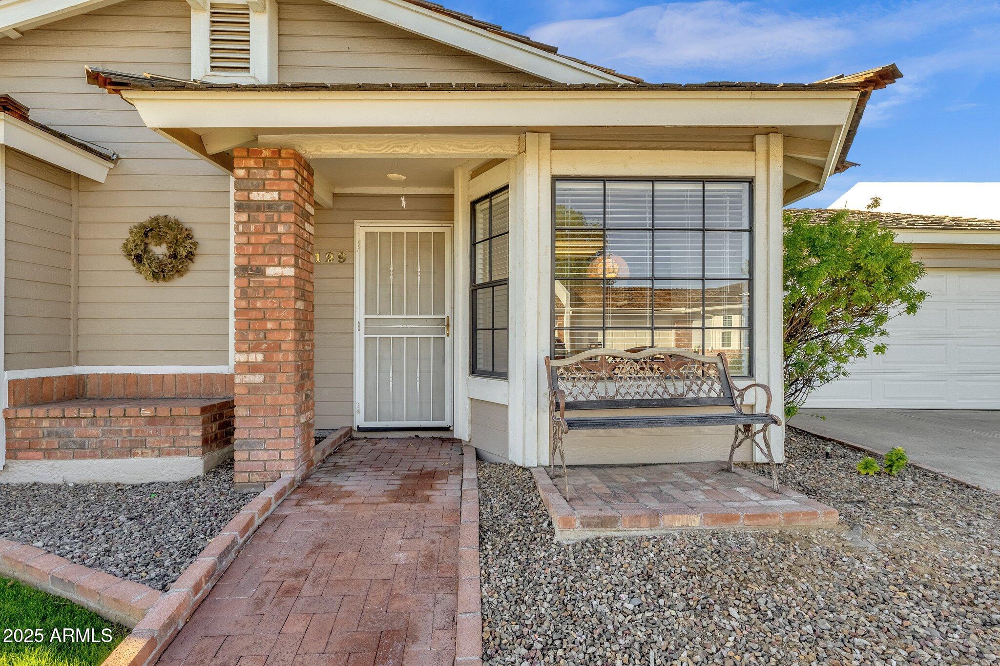 129 E CAMPO BELLO Drive