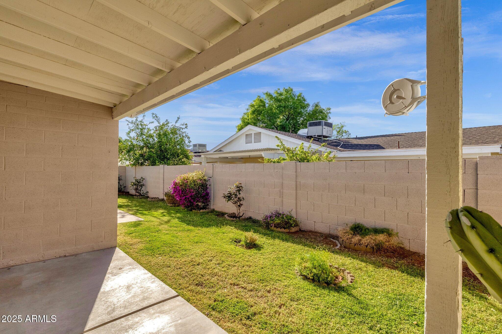 129 E CAMPO BELLO Drive