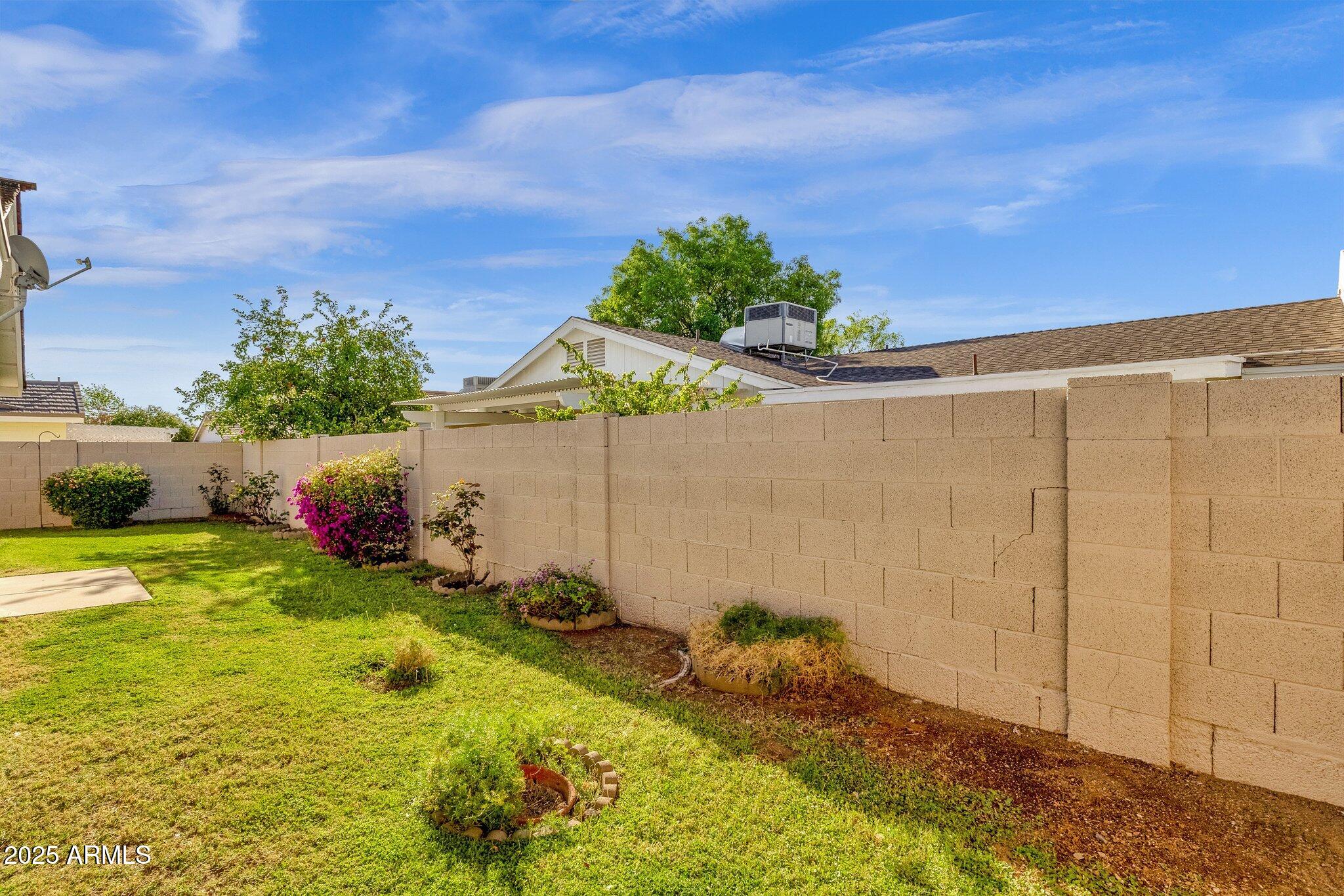 129 E CAMPO BELLO Drive