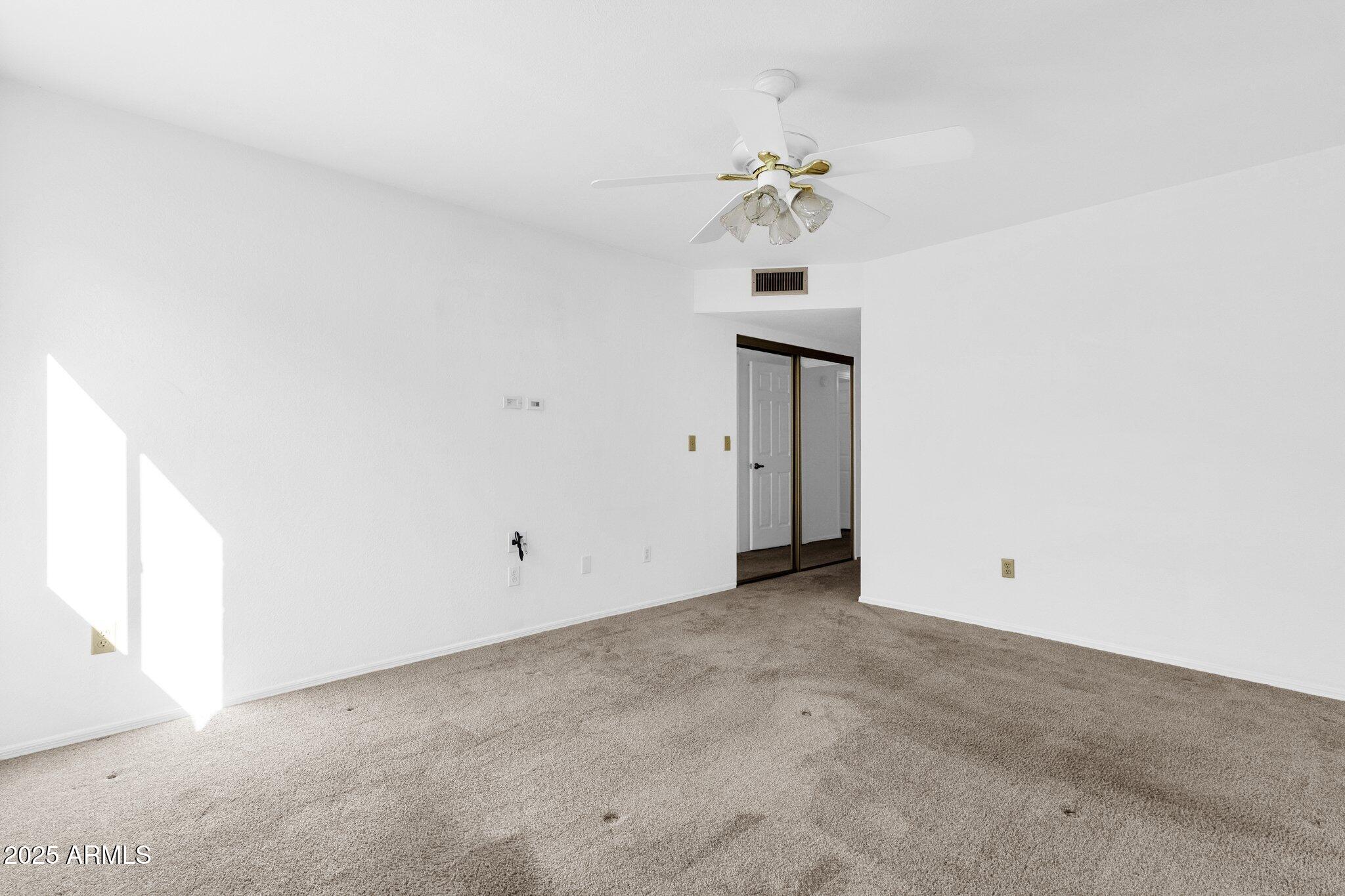 129 E CAMPO BELLO Drive