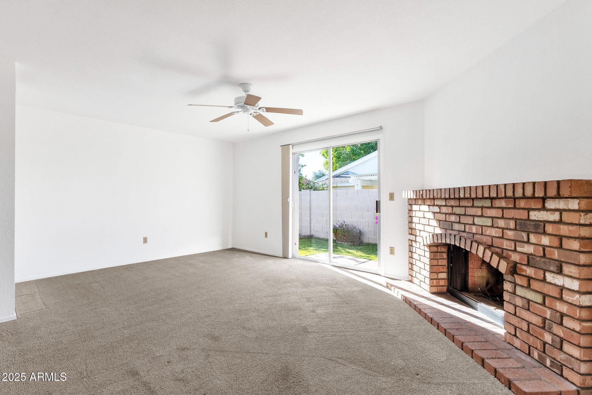 129 E CAMPO BELLO Drive