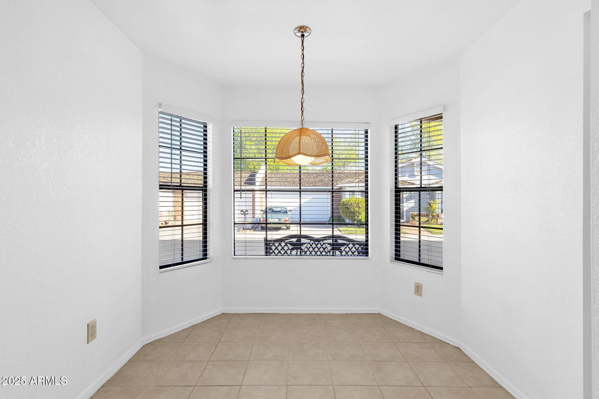 129 E CAMPO BELLO Drive